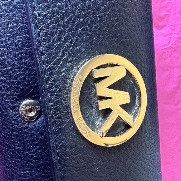 Black envelope wallet with gold logo accent - Picture 3 of 4